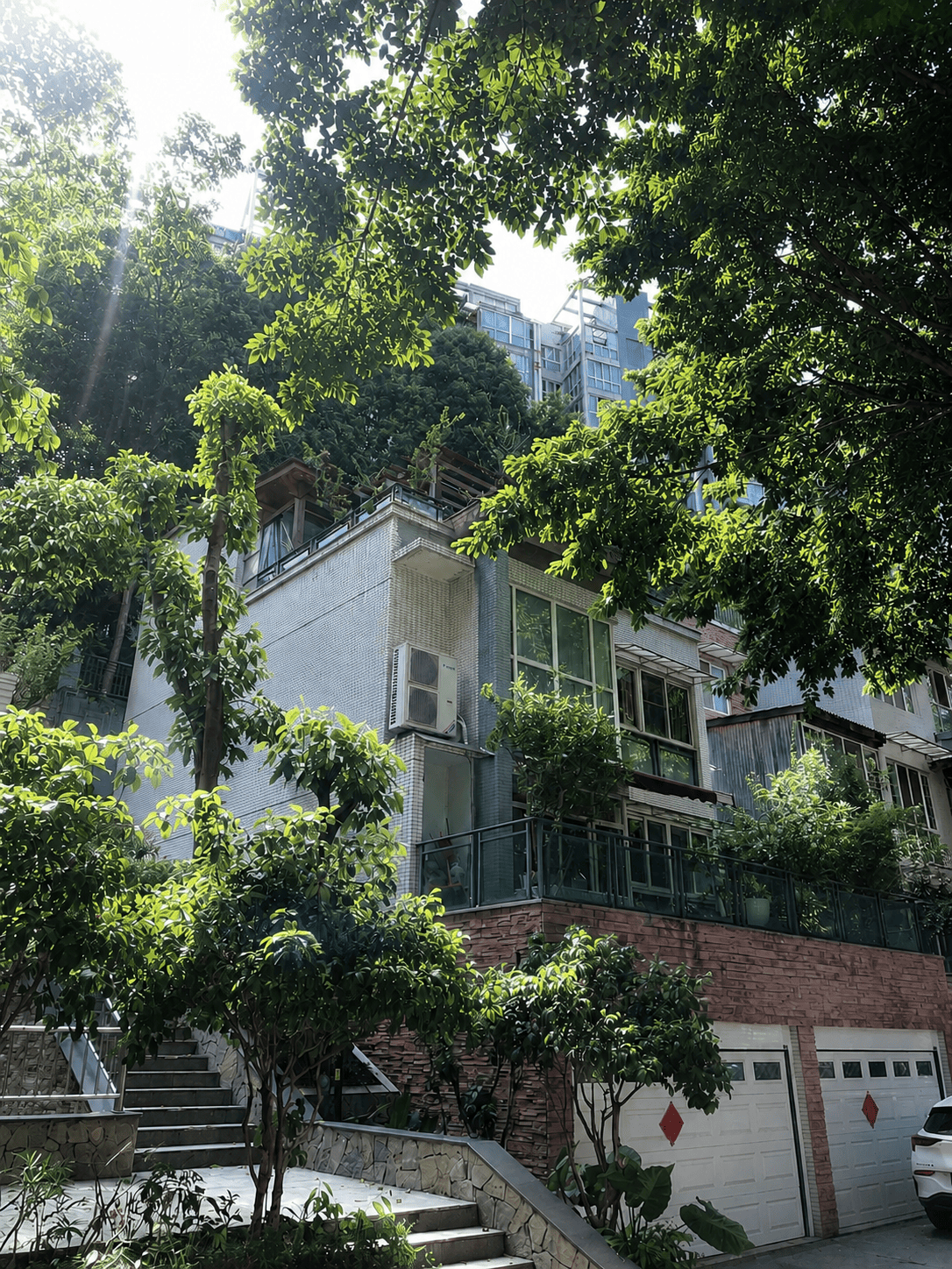 龙岩岛居岁月从容升级：小小岛老别墅加装蒂升悦行款电梯
